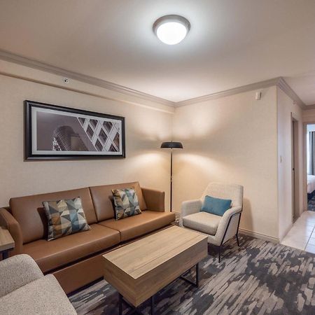 Sandman Hotel & Suites Winnipeg Airport Esterno foto