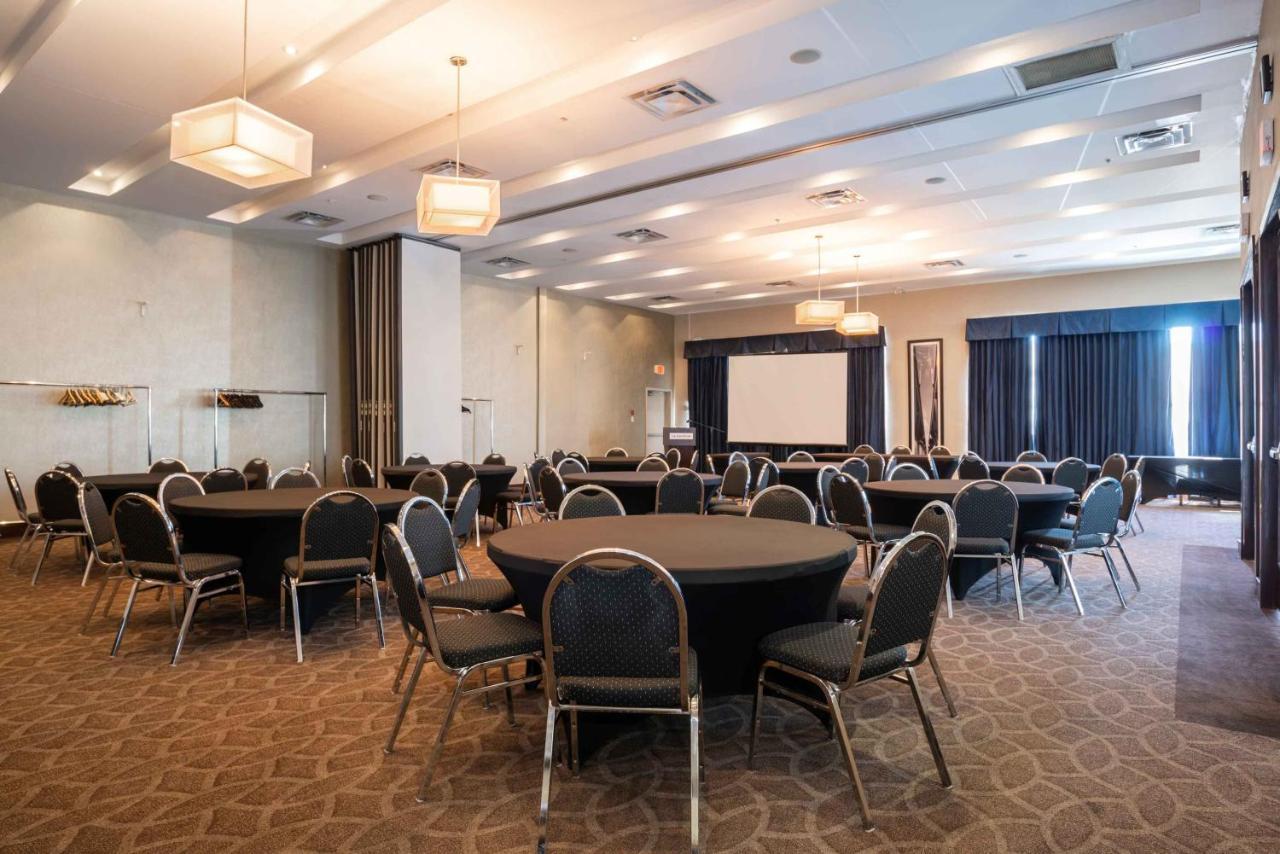 Sandman Hotel & Suites Winnipeg Airport Esterno foto