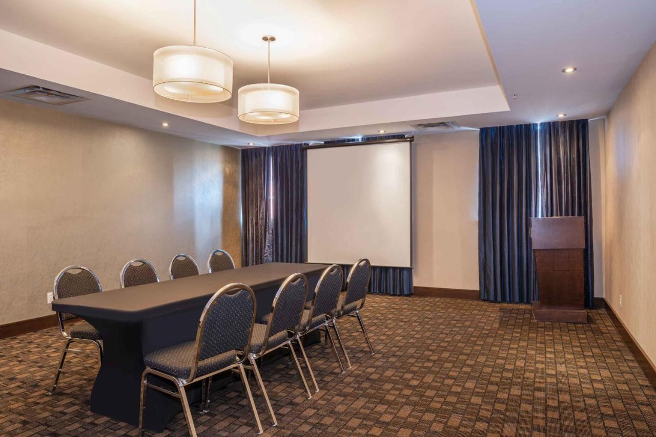 Sandman Hotel & Suites Winnipeg Airport Esterno foto