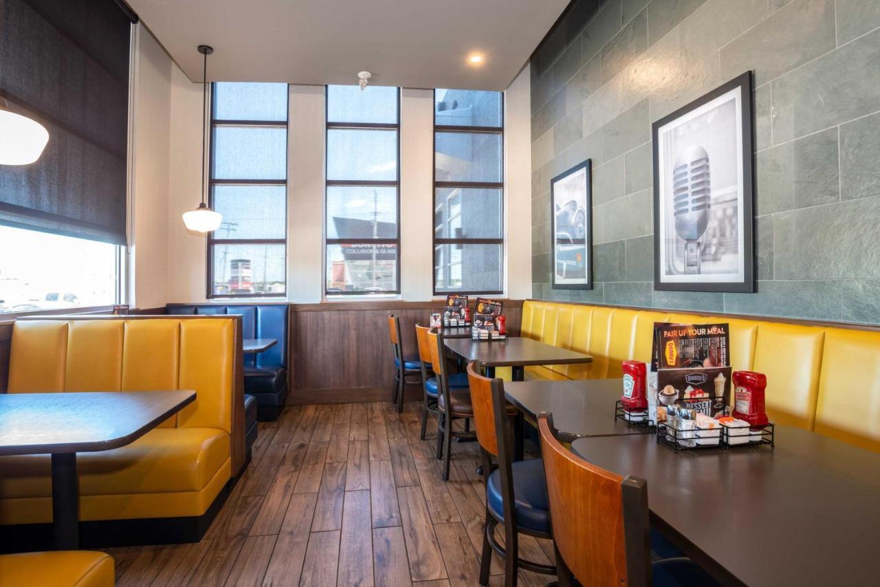 Sandman Hotel & Suites Winnipeg Airport Esterno foto