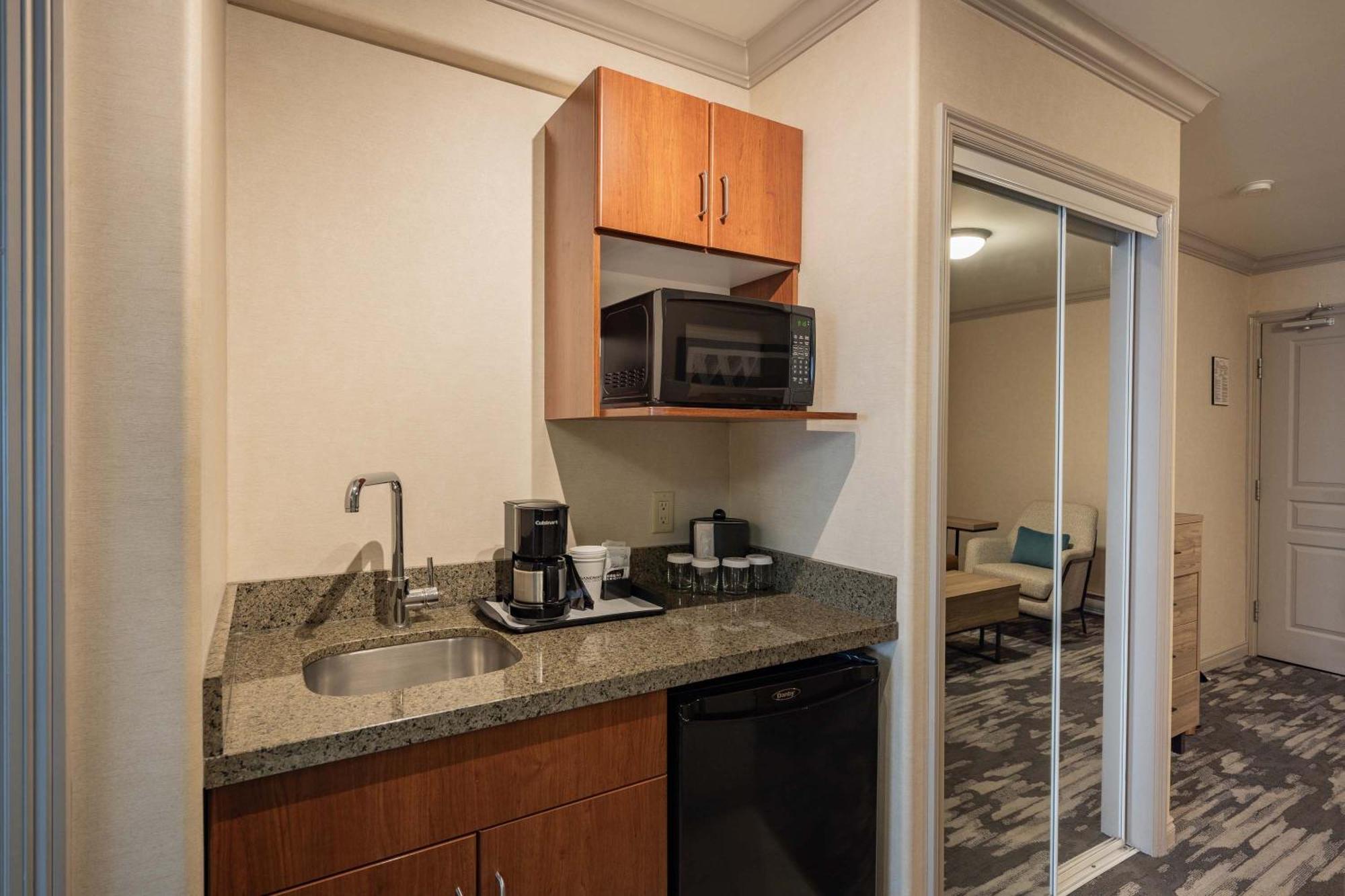 Sandman Hotel & Suites Winnipeg Airport Esterno foto