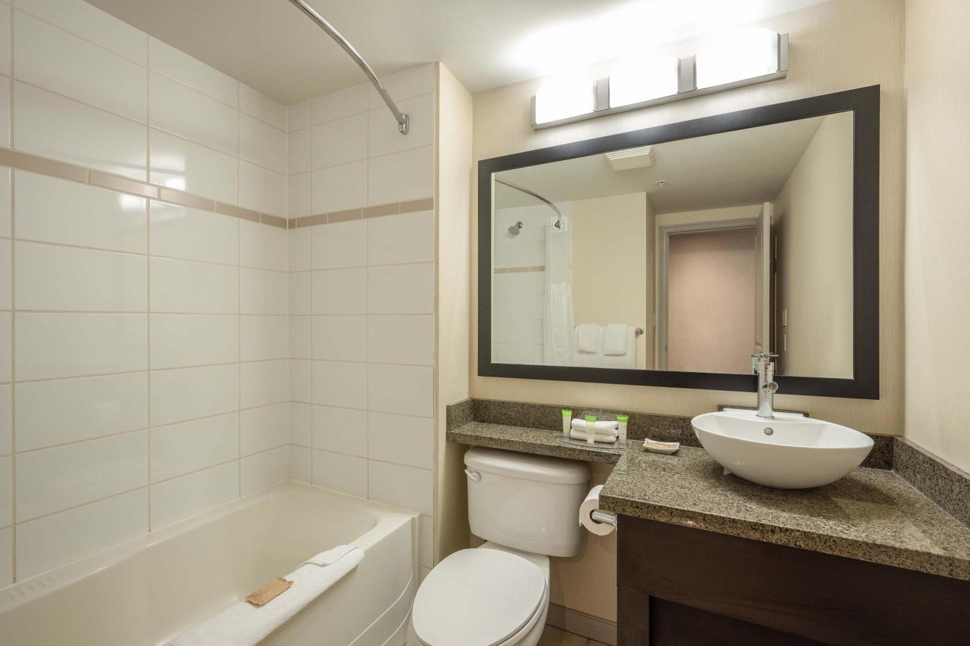 Sandman Hotel & Suites Winnipeg Airport Esterno foto
